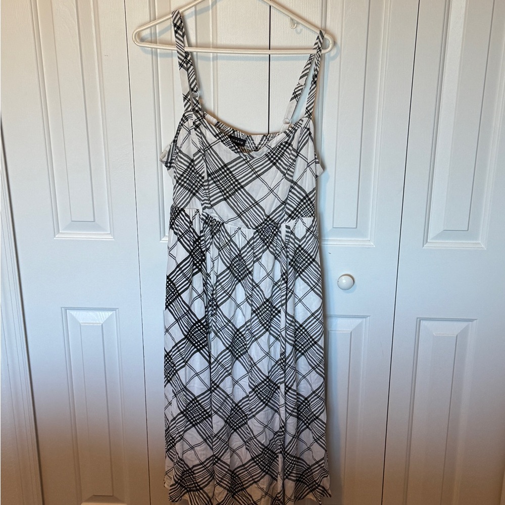 Torrid white/black plaid Midi Dress
